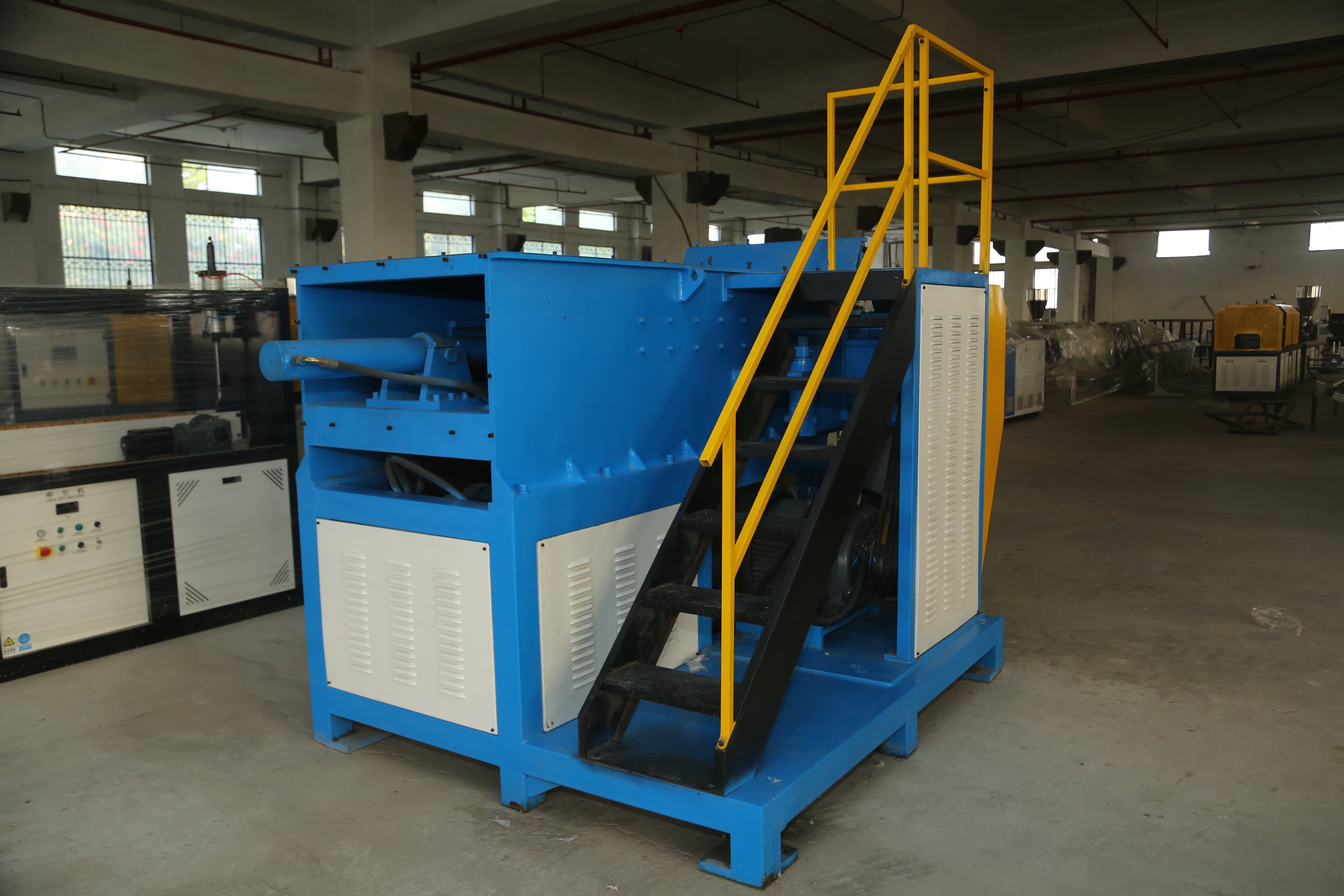 Single Shaft Shredder 1