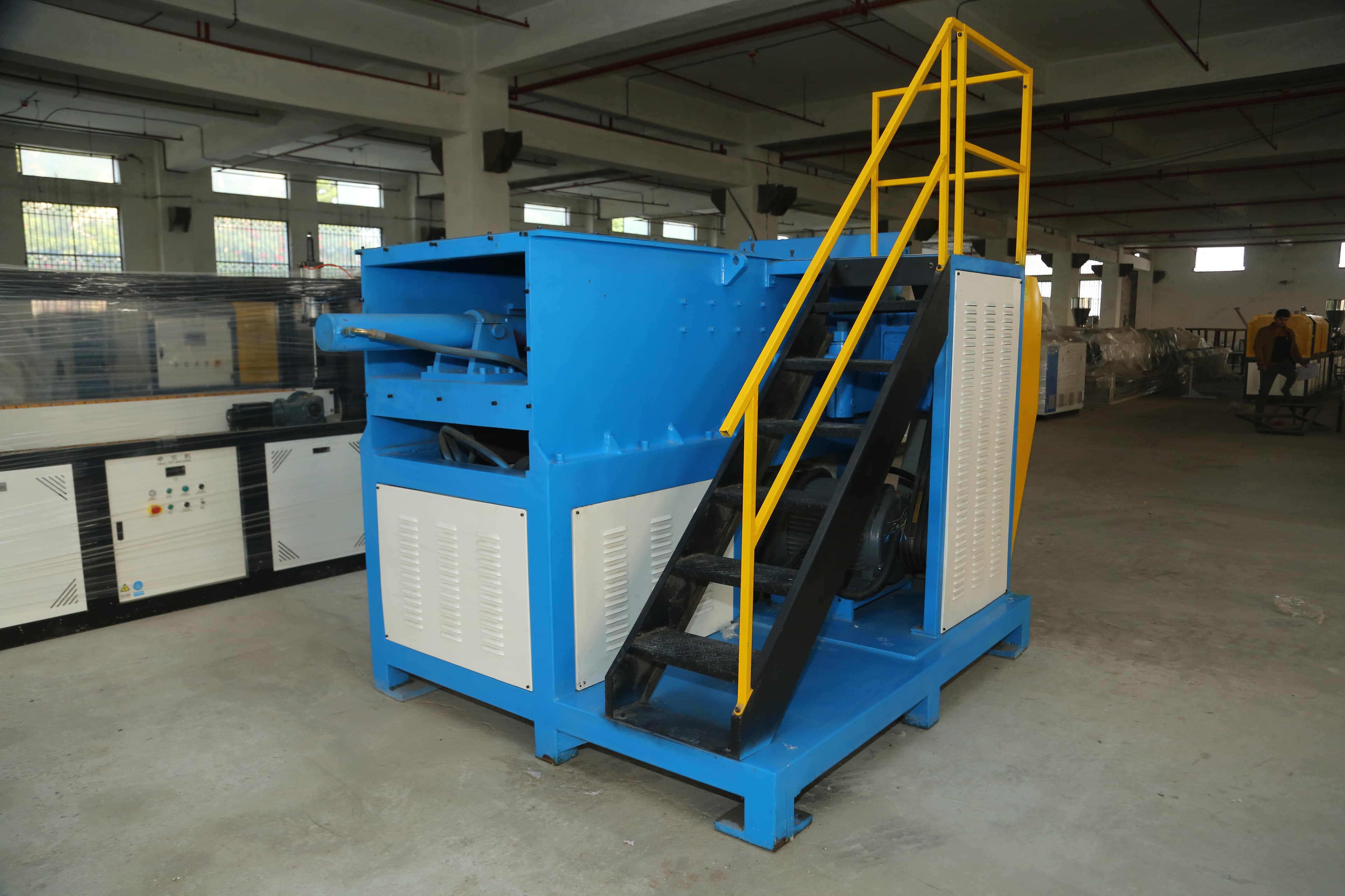 Single Shaft Shredder 2